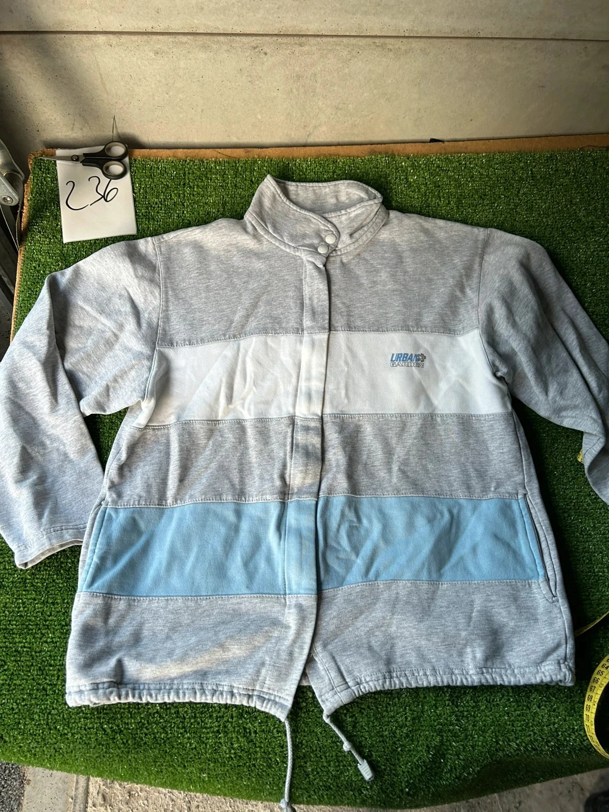 Sweat pull gris bleu marine vintage urban garden